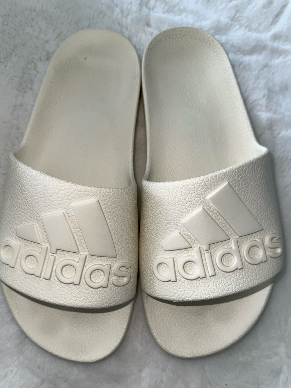 ADIDAS Adilette Cream Slide Sandals with Embossed Logo Men 9